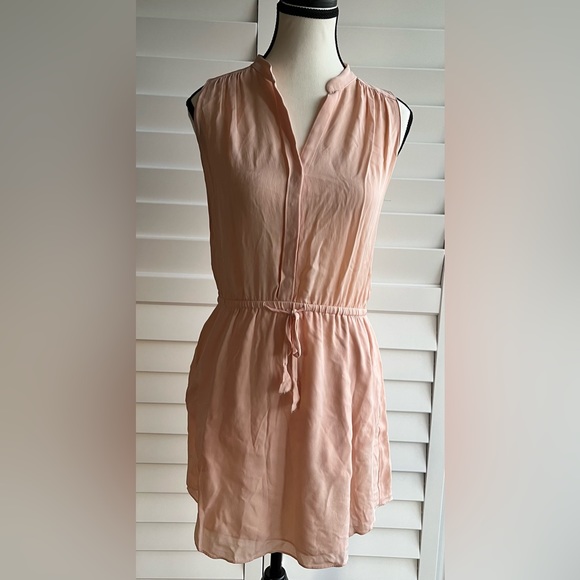 ARITZIA BABATON 100% SILK LIGHT PEACH DRESS Size XS EUC - Picture 2 of 8